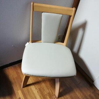 無料。ニトリで買った椅子、上は回転式です。東京湾江戸川区葛西駅周...