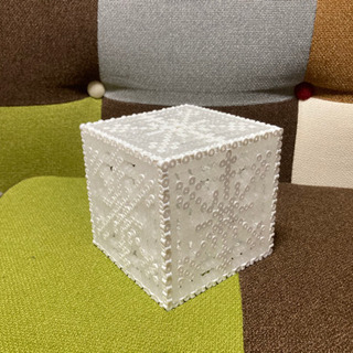 雪の結晶柄の立方体　立体アイロンビーズ