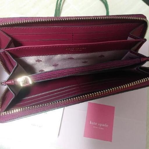 kate spade 袋付きです クランベリーカクテルカラーが可愛い 長財布 