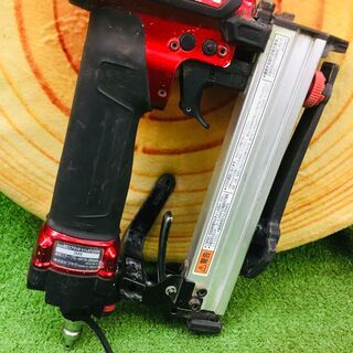 超特価商品！ マキタ makita AT425HE 高圧エアタッカー【リライズ野田愛宕店】【中古】管理番号：ITW55HC5XT1H