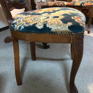 輸入家具専門店で購入した、イタリア製 楕円形 猫足のダイニングテーブル＆布張りチェア4脚 セット