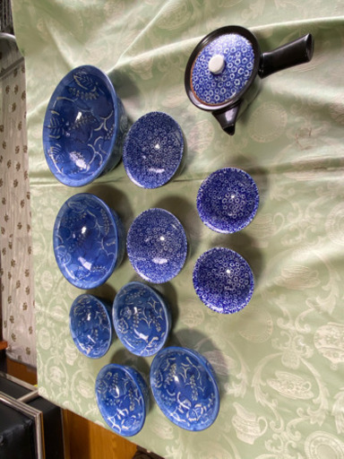 青い食器