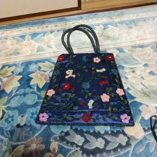 無料 アジアの紺地に花柄のバック じゅんぺい さやか 拝島のバッグ ポーチ の中古あげます 譲ります ジモティーで不用品の処分 無料 アジアの紺地に花柄のバック じゅんぺい さやか 拝島のバッグ ポーチ の中古あげます 譲ります ジモティーで不用品の処分