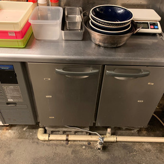 ホシザキインバーター業務用台下冷蔵庫（値段交渉可能）