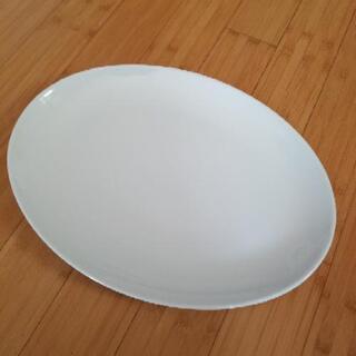 白の大皿