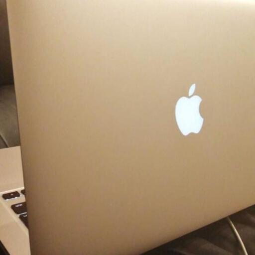ノートパソコン Macbook Air 2011