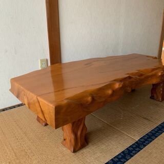 一枚板の檜座卓