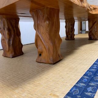 一枚板の檜座卓