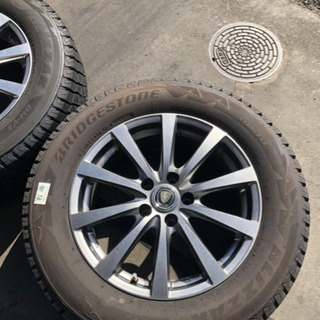 12／13まで！BRIDGESTONE BLIZZAK  DM-V2     ⭐︎バリ山17年製225/65R17 　残り溝　　4本ともに9ミリ程  　マナレイスポーツ 　17インチ　5穴　pcd114.3 オフセット35 