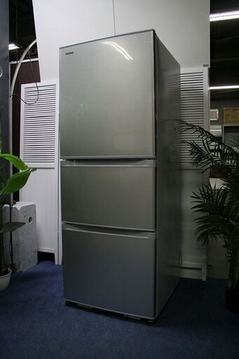 R2421) TOSHIBA 中古 東芝 3ドア 冷凍冷蔵庫 330L GR-H34S(S) 自動製氷 2017年製! 冷蔵庫 店頭取引大歓迎♪