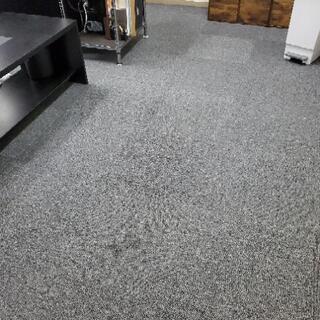 【終了】タイルカーペット 61枚 ボンド付き