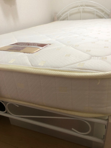 引取先決まりました シングルベッドベッドフレーム マットレス白の可愛いアイアンベッドニトリ ちゃまる 松戸のベッド シングルベッド の中古あげます 譲ります ジモティーで不用品の処分