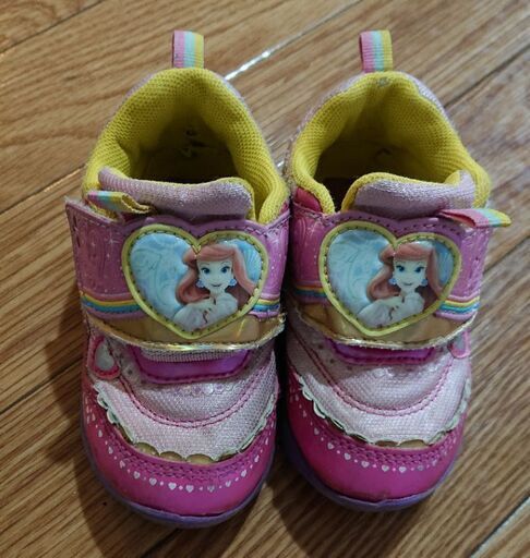 アリエル 靴 リボンのサンダル 二点セット まあ 沖縄のキッズ用品 子供用シューズ の中古あげます 譲ります ジモティーで不用品の処分