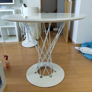 イサムノグチ・サイクロンテーブル