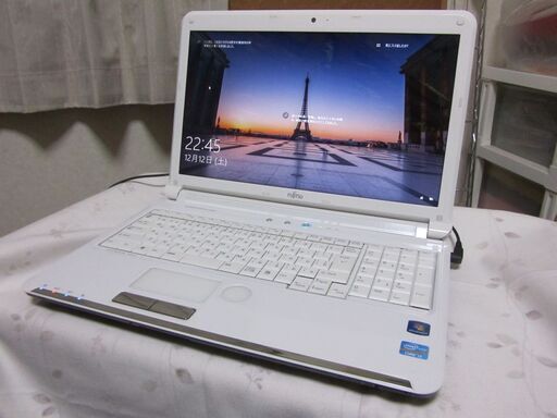 富士通 FM-V　AH54/D  Core i3  2310M 第２世代デュアルコアCPU、15.6型液晶、Windows10 Home 64bit、HDD 640GB、メモリ4 GB、無線・有線LAN、HDMI、DVD・CD、MS Office365(ver2016)インストール済。カメラ付き。