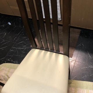 【手渡し限定】ダイニングテーブル(可変式)4〜6人がけ用　椅子4つ付き