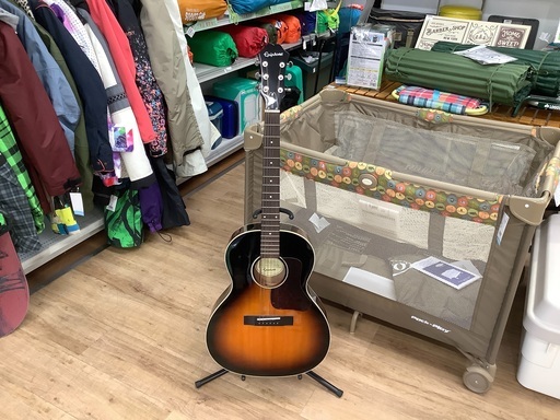 EPIPHONEのアコースティックギターです!!