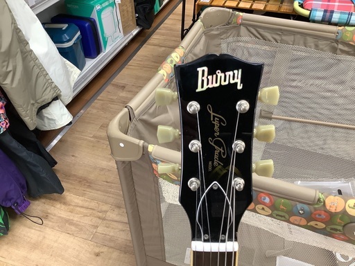 Burnyのレフティモデルのギターです!! | mayberrydental.ie