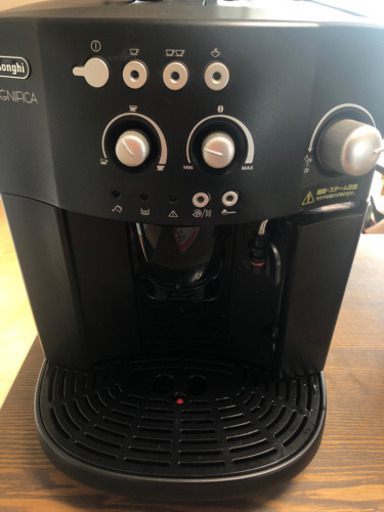 デロンギ  全自動コーヒーマシン　ESAM1000SJ