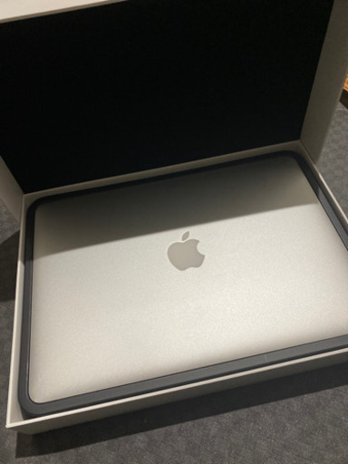 美品【MacBook Air 13】マック MacBook Air (13インチ, Early 2015