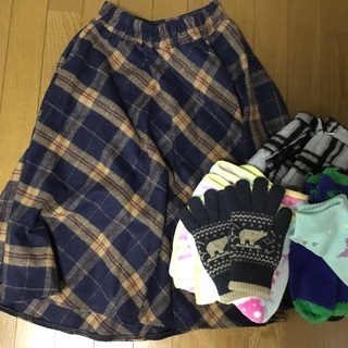 取引中　冬の洋服セット　手袋　靴下　スカート　パンツ　フリース　