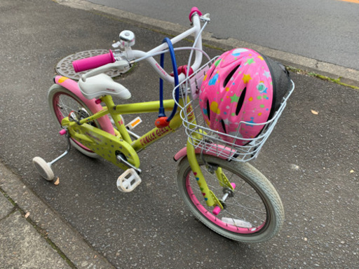 自転車　16インチ　ヘルメット、ワイヤーロック付き