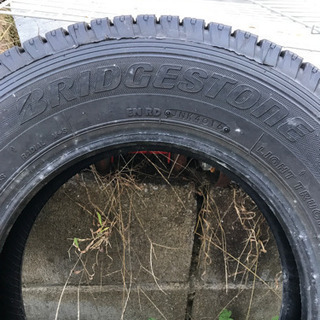 ブリヂストンスタッドレスタイヤ4本セット　165R13