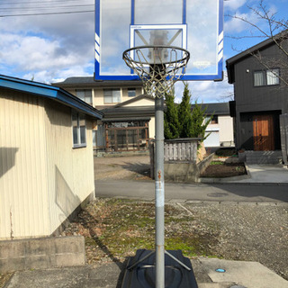 バスケットゴール.屋外で使用。まだまだ使えます。