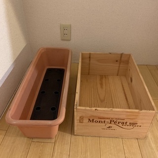 ワイン木箱とプラスチックプランター Fss 大阪の家庭用品 ガーデニング の中古あげます 譲ります ジモティーで不用品の処分