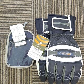 新品・未使用】メンズ　スノーウェア上下セット＋手袋・小物入れ付