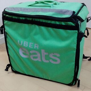 Uber EATSバッグと雨カバー