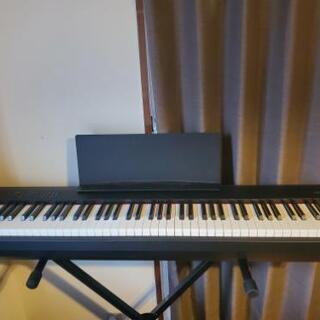 電子ピアノ　Roland FP30(ペダル、専用バックあり)