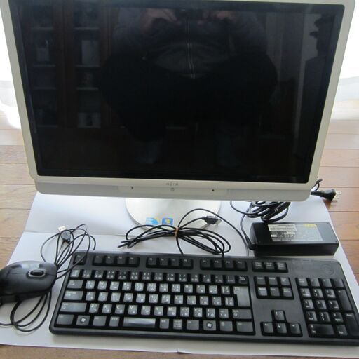 新品SSD240GB搭載！20型液晶搭載一体型PC 富士通FMV-ESPRIMO FH55/Cを