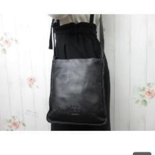LOEWE 極美品ですブラック ショルダーバッグ*~· LOEWE ロエベ 人気 レザー ミニ カメラ クロス/ショルダーバッグ