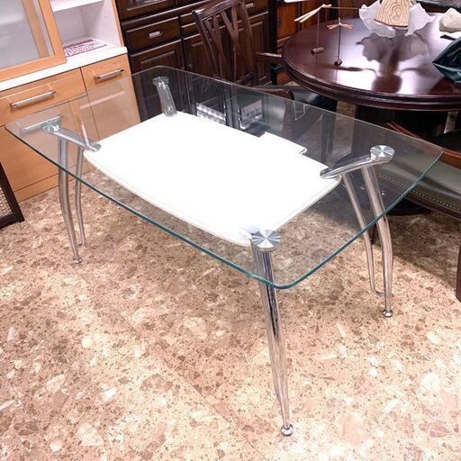 Nitori ニトリ ダイニングテーブル パルマ ｔ 033 ホワイト ガラス天板 トップセレクション 札幌のテーブル ダイニングテーブル の中古あげます 譲ります ジモティーで不用品の処分