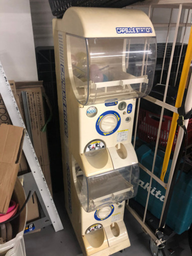 業務用　ガチャガチャ　2段セット100円玉用