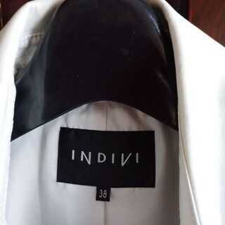 INDIVIのトレンチコート