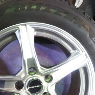 【早い者勝ちです】17インチ冬 ハリアー RAV4 ヴァンガード レクサス NX エクストレイル CR-V デリカD5 アウトランダー【~80％富山】225/65R17 ブリヂストン DM-V2