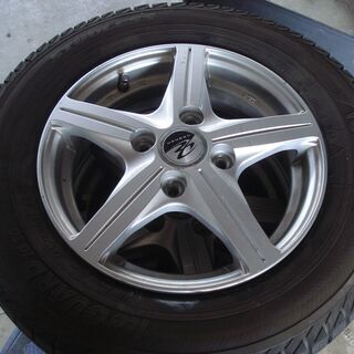 2016年製中古スタッドレスタイヤ、ホイール、ナット付145/80R13