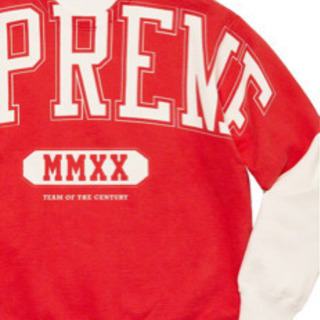 シュプリームのクルーネック新品未使用