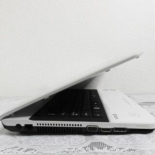 見てほしいお得つき】SONYのVAIO/SSDで爆速/オシャレ/カメラ/オンライン