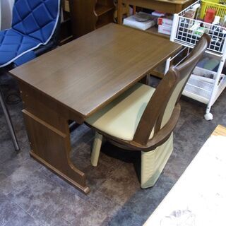 【ネット決済】一人用コタツテーブル、椅子付き　夏はテーブル、机な...