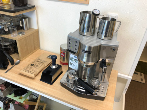 良品 デロンギ(DeLonghi)エスプレッソ・カプチーノメーカー EC860M