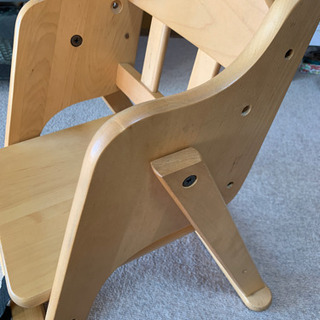 子ども用の木の椅子