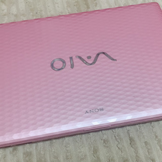 可愛いピンクのノートパソコン