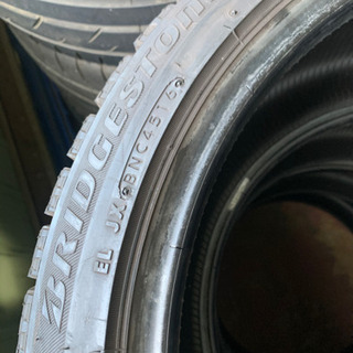 ブリジストン VRX 245 40 18 スタッドレス