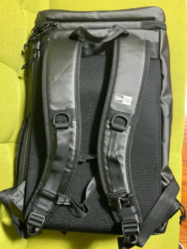 ニューエラ32Ｌボックス型リュック