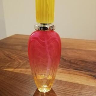 香水　エスカーダ　ロッキンリオ