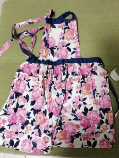 フランフラン花柄エプロン未使用 値下げ交渉可 きなこ 平塚のその他の中古 古着あげます 譲ります ジモティーで不用品の処分