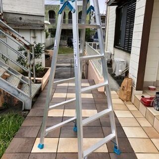 【ネット決済】はしご 脚立 屋外未使用 ほぼ新品　脚立の高さ：1...